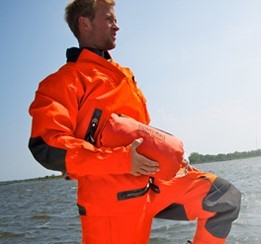 IMSUITORANGE046