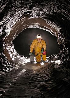 CAVE 062