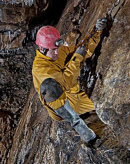 CAVE 124