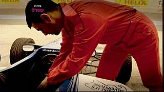 Young Mechanic 071