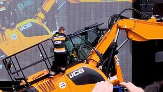 CRANE 025