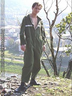 Boy Workers 046