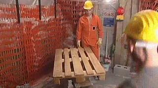 Men at Work 01